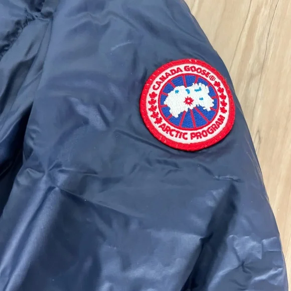 Canada Goose Men's Dark Blue Puffer Jacket - Picture 3 of 4